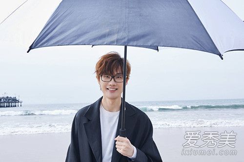 抖音老夫子音乐叫什么,抖音老夫子戴着假发