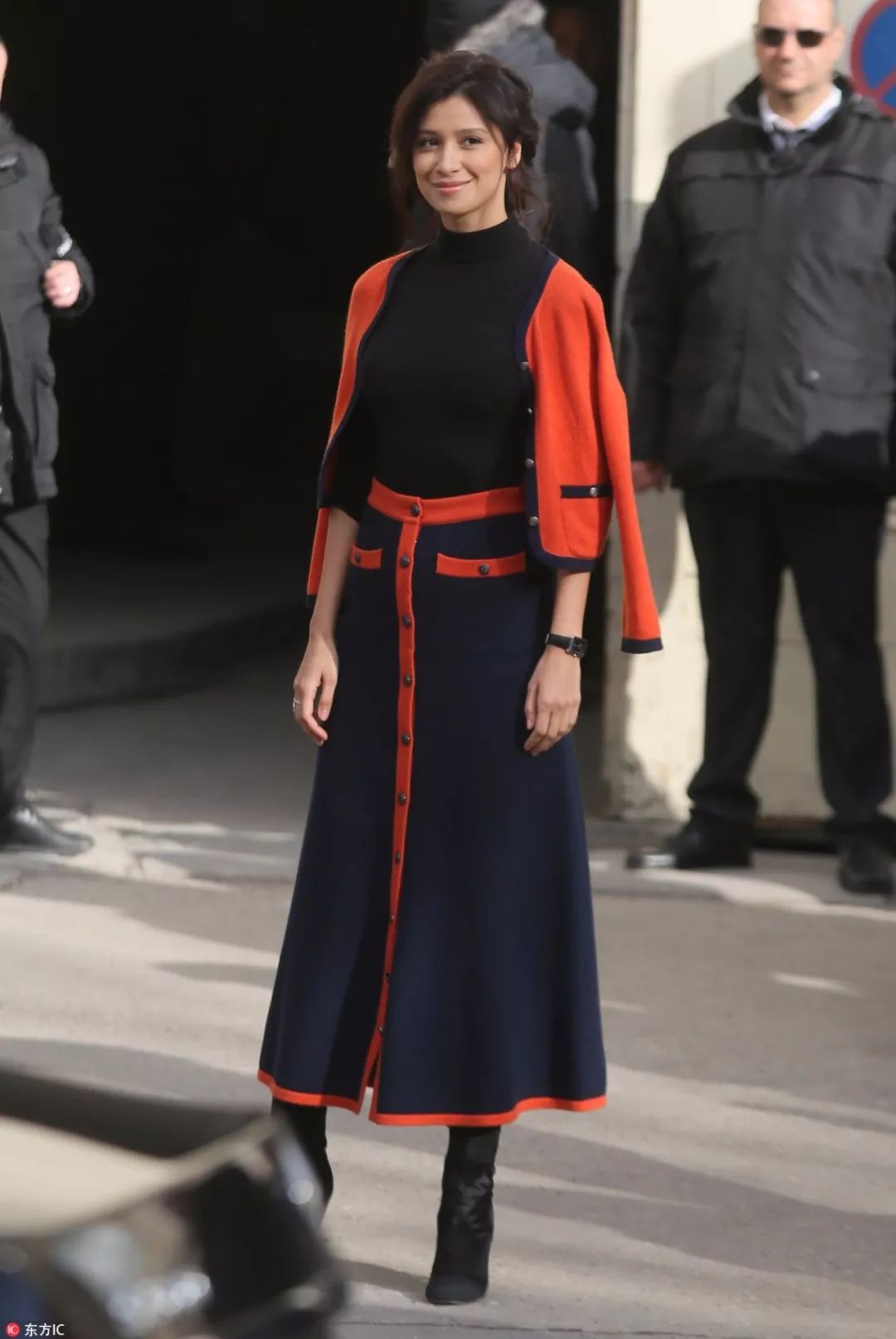 明星穿高级感针织开衫,明星同款街拍针织开衫