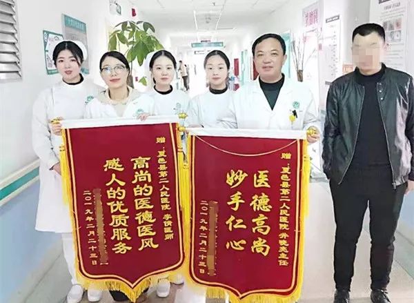 新手妈妈母乳喂养疼,喂母乳得急性乳腺炎是什么症状