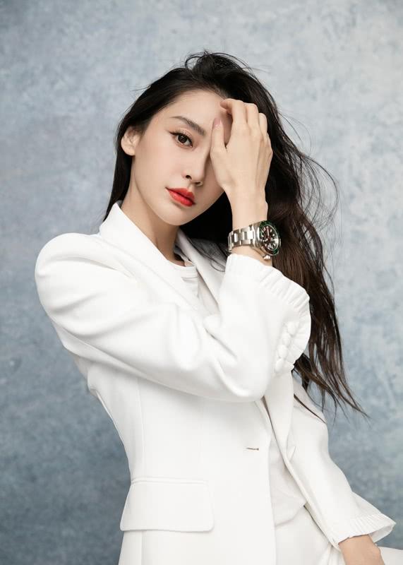 angelababy白色西装是高定吗,angelababy黑白西装