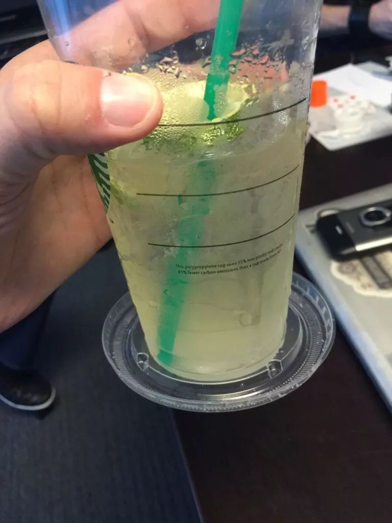 热饮咖啡杯盖的正确打开方法,咖啡杯盖怎么拧