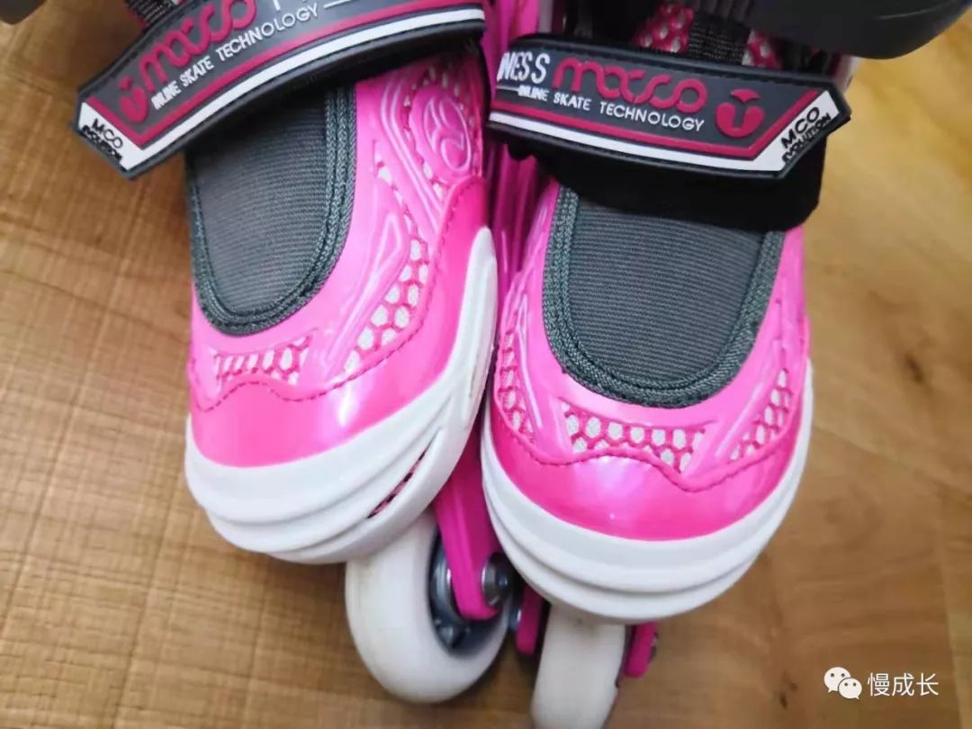 孩子学轮滑需要掌握哪些技巧,小孩学习轮滑都学些什么