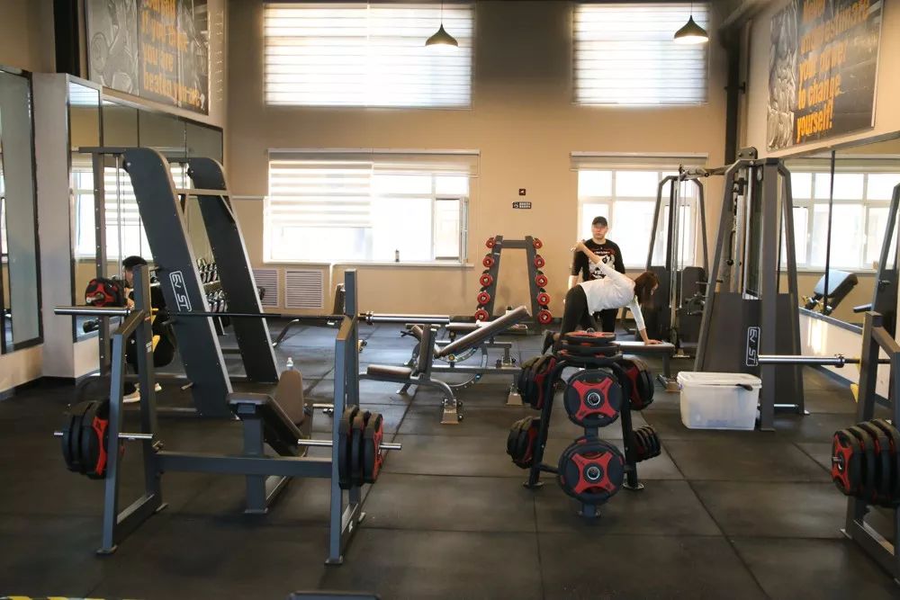 健身广告火遍哈密，激励无数人走入健身房！猜到了结局，却被惊艳到了！