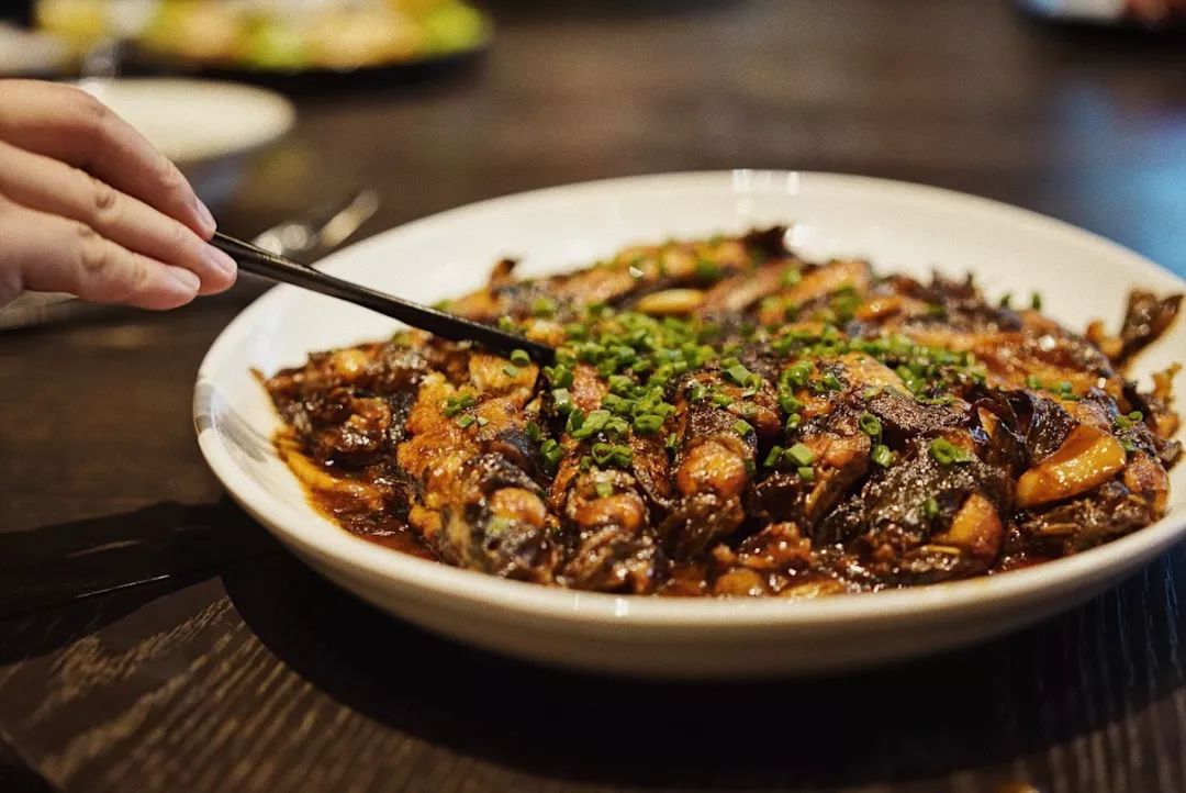 一向以“好吃”出名的凯悦,这次带我把人间三月的春天都吃进了嘴里