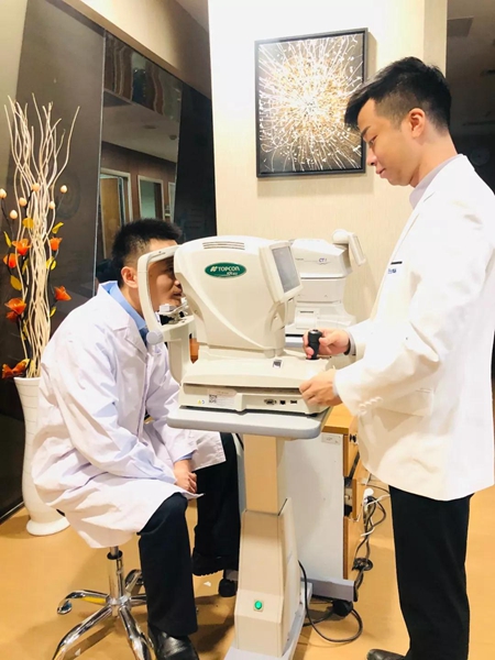 谁说眼科医生不做近视激光手术,谁说眼科员工不做近视手术