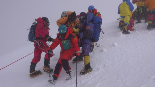 夏伯渝登珠峰视频横屏,残疾人夏伯渝登珠峰