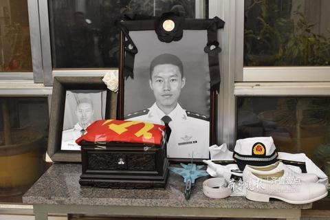 烈士魂归故里山东飞行员,飞行员粘金鑫魂归故里