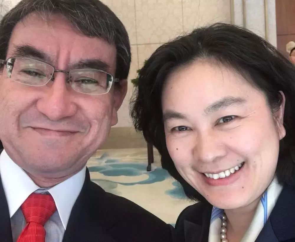 女外交官华春莹怒怼美国,华春莹外交霸气回应