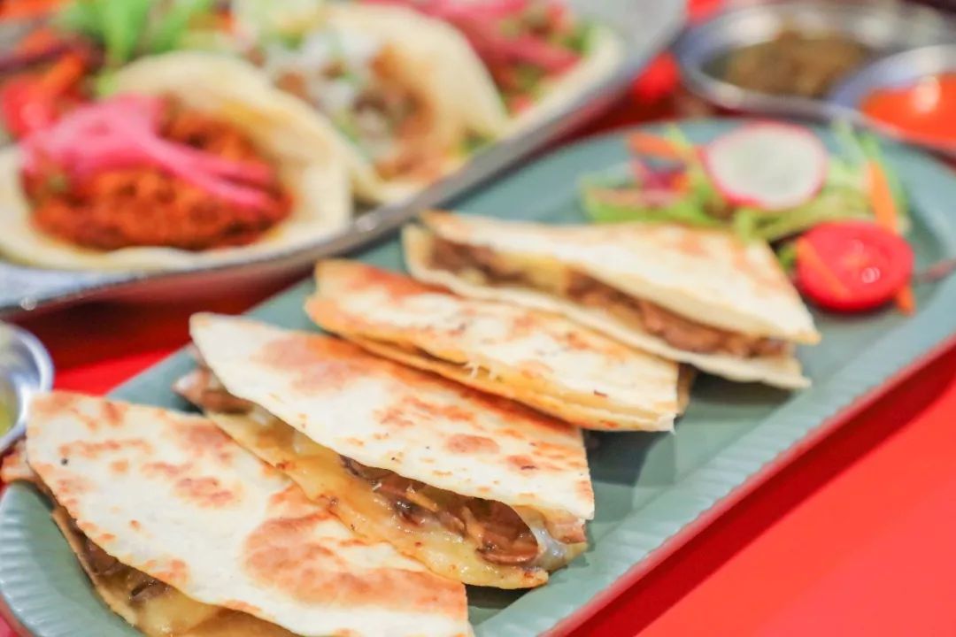 三里屯饭店四人餐,超值双人餐四人餐网红店