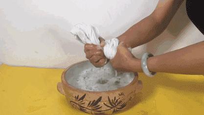 为什么全世界女明星都在穿这件白T？永不发黄，显瘦十斤，国际一线大牌*用御**工厂出品的白T，谁见谁动心！