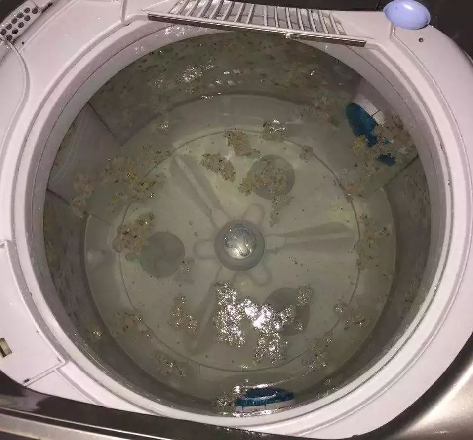 手动捂脸.JPEG：这是直男推荐的女生产品种草文