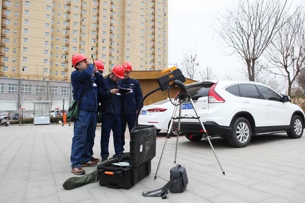 激光炮击穿3米钢板,激光炮清除高压线风筝