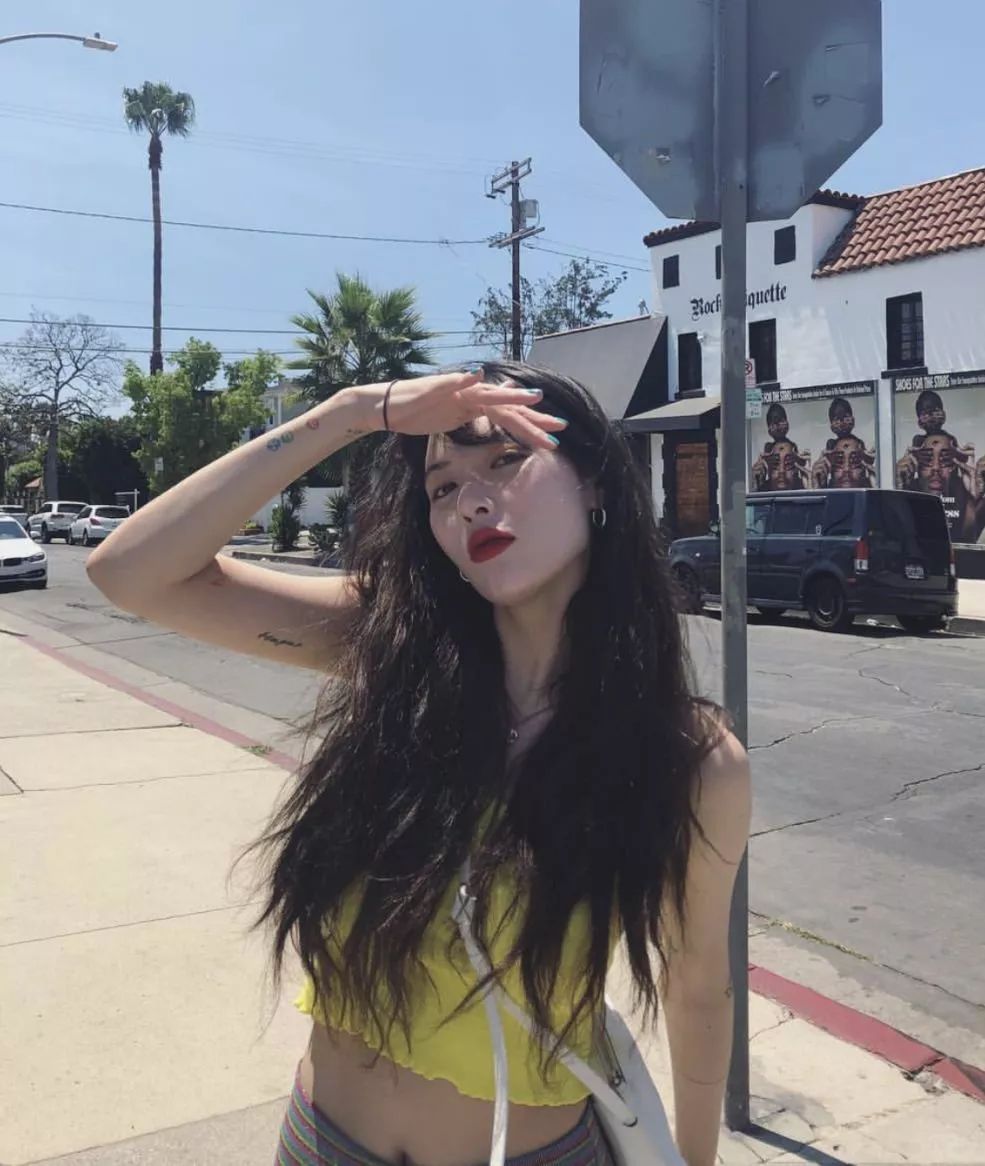 泫雅衣着,泫雅衣服怎么搭配