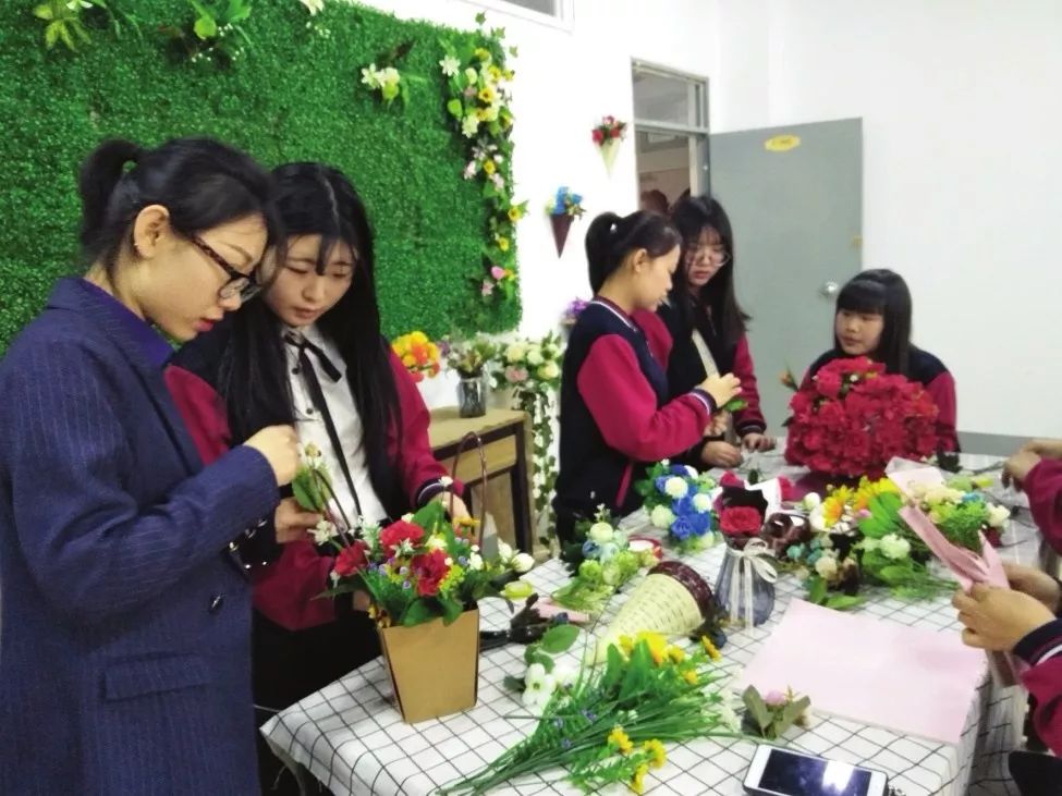 院士来学校,院士来上课感想