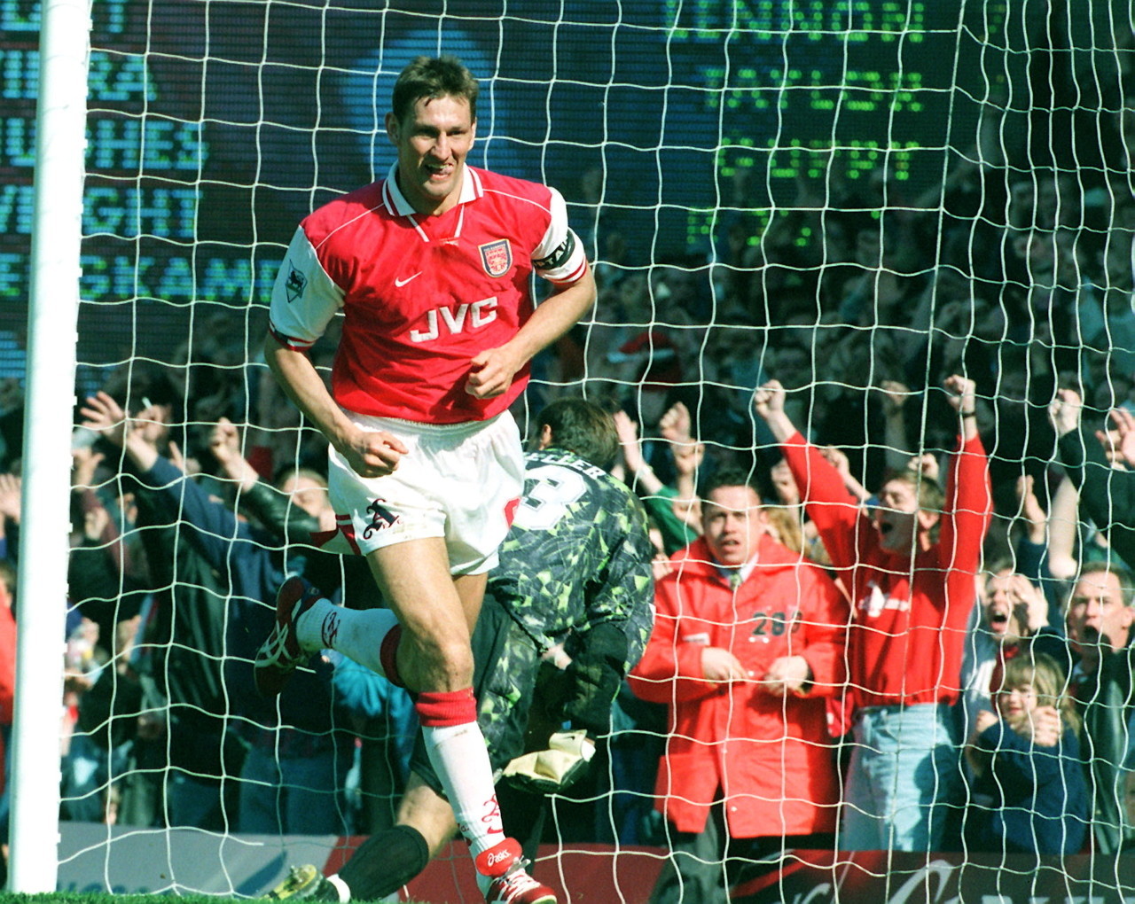 阿森纳曼联十大经典战亨利,来自阿森纳的传奇球星亨利