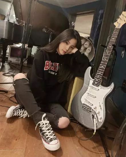 匡威帆布鞋经典款如何,如何鉴别匡威高帮帆布鞋的真伪