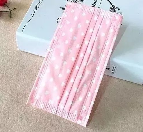 衣柜潮湿生虫子怎么处理,衣柜缝隙里有大虫子怎么办