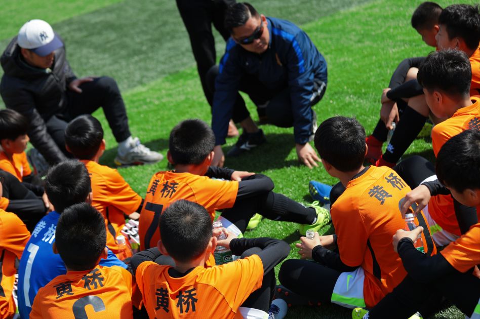 看着校园里熟悉的一切感慨万千,看到校园美好的景象