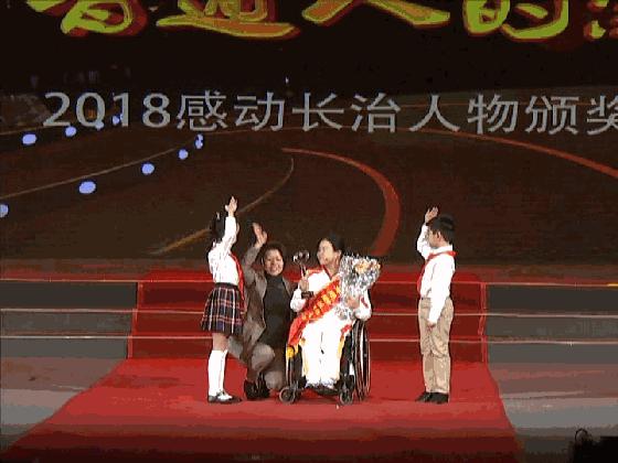 致敬孩子的感动视频,致敬英雄感动片段