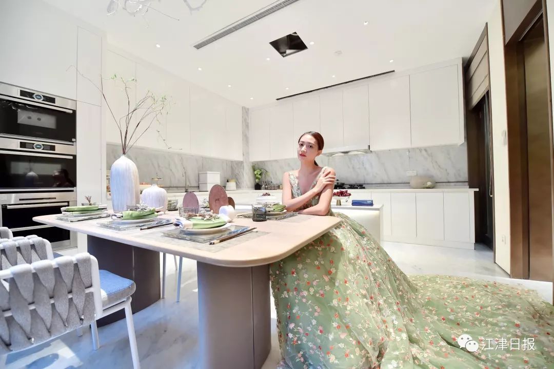 江津滨江新城轻轨站附近楼盘,滨江新城离轻轨站最近的楼盘