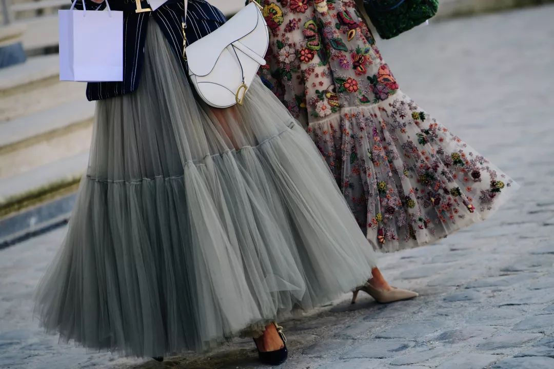 为什么有时候妖艳jian货和时装精仅有一线之隔？