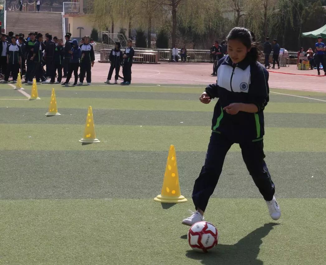 定格精彩瞬间彰显体育精神,丹棱中学60届田径运动会精彩瞬间