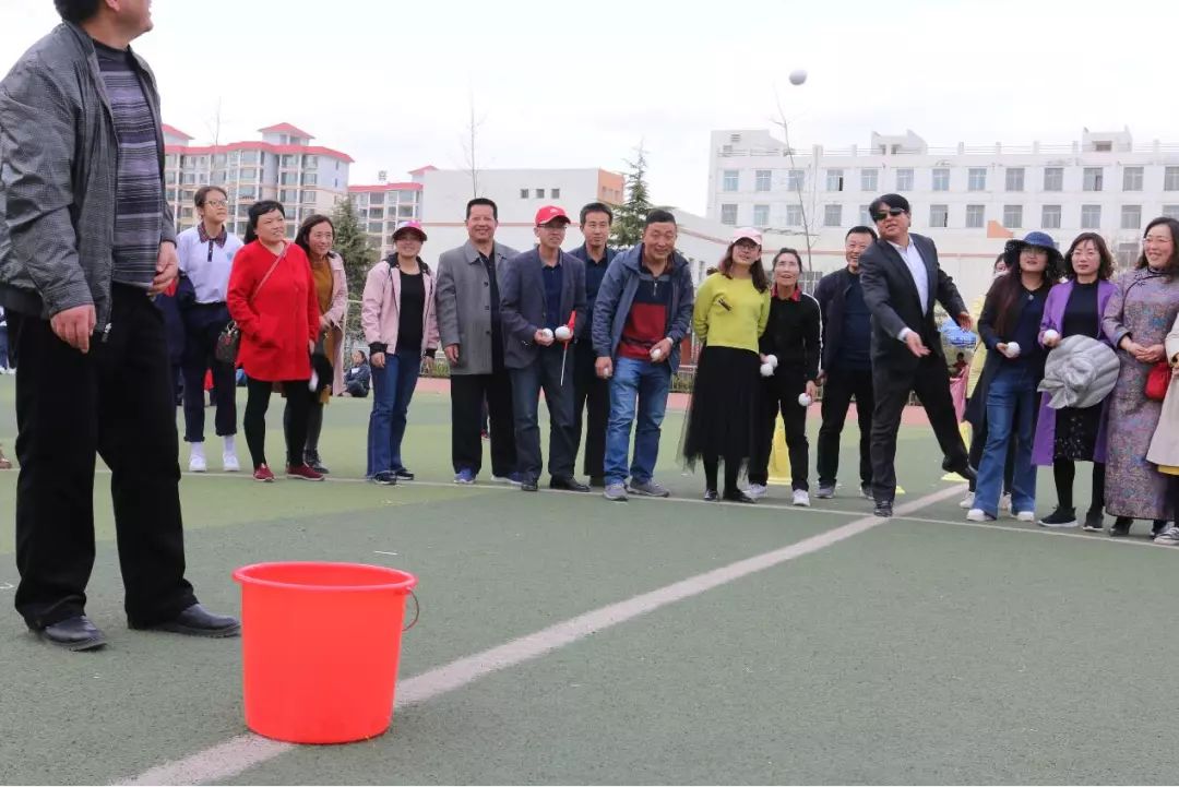 定格精彩瞬间彰显体育精神,丹棱中学60届田径运动会精彩瞬间