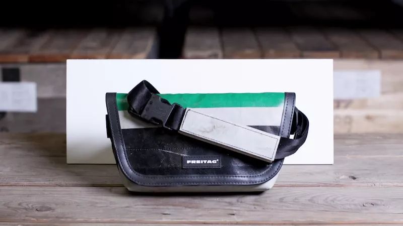 入门骑行一定要买的10件装备,公路骑行装备服装推荐