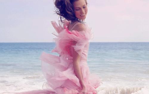 穿上这件冰膜*裤内**，立降3度，湿气3s排出，闪变挺翘蜜桃臀