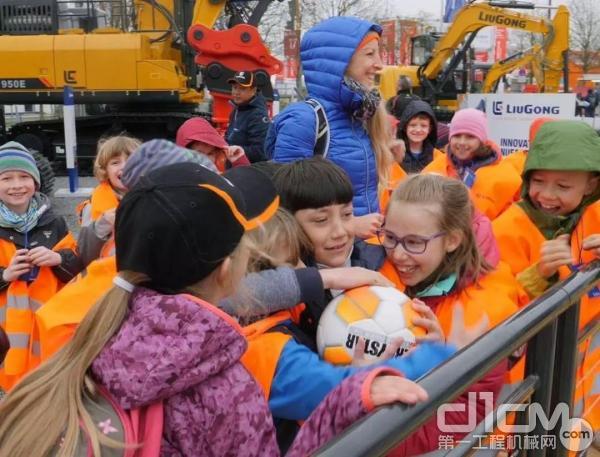 2023年柳工工程机械展会,柳工上海宝马展