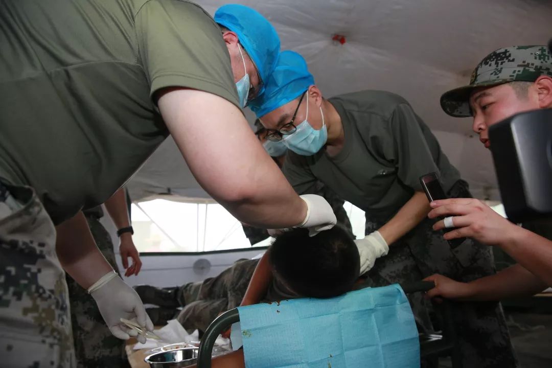 集结号你绝对不知道的军事细节,兵哥哥们集训遇歹徒追歹徒