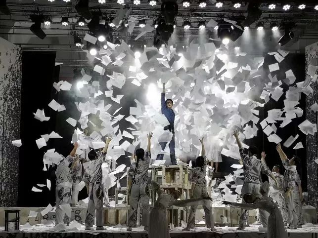 黑洞过后，猜想不止|错过厦大的这部原创话剧，你还要再等一年！