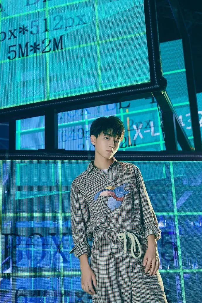 让爱豆们集体卖萌的二次元角色，到底是何方神圣？！