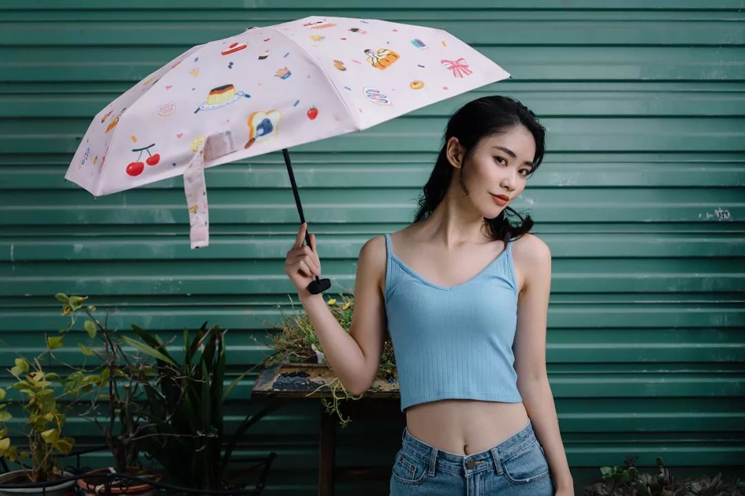 可以装进口袋的防晒伞，比强效防晒霜还管用