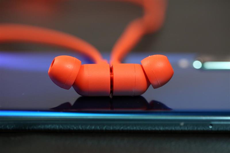 华为耳机freelace和活力版对比图,华为蓝牙耳机freelacepro3测评