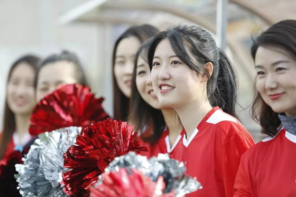 鸣锣开赛,鸣锣开市时刻中国公募