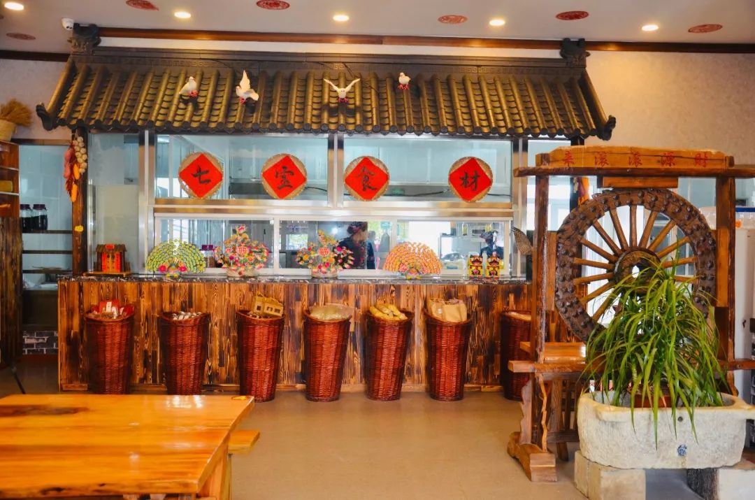 啤酒城网红地标,金沙滩网红酒吧