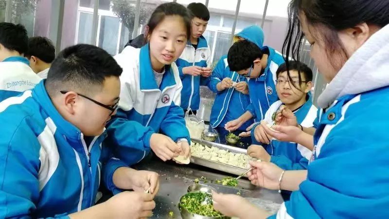 贵阳主城区这所学校作风很低调，但是成绩很缤纷！