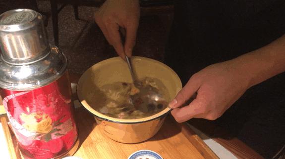 美蛙推荐便宜又好吃,等位两小时火锅