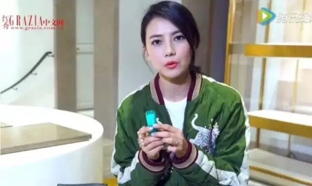 每个女生脚后跟都有个疤,每个女人的背后都有一部辛酸史