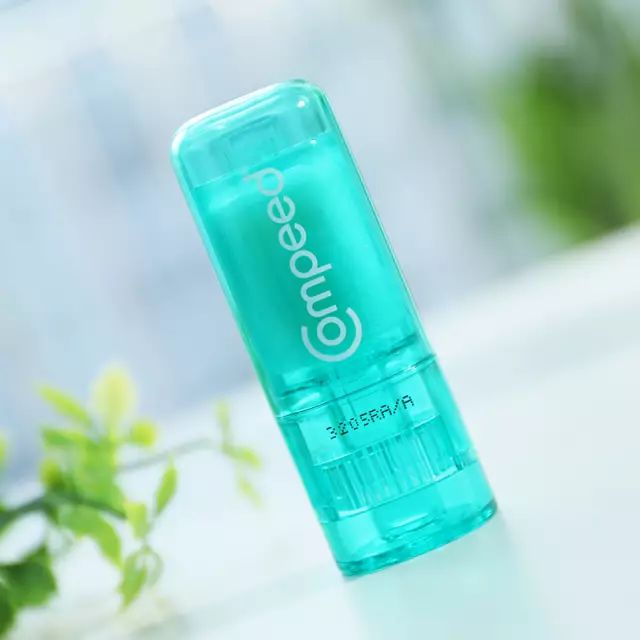 每个女生脚后跟都有个疤,每个女人的背后都有一部辛酸史