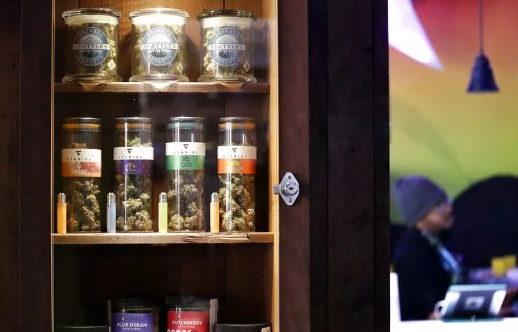 年入一百万美金在美国算有钱人吗,美国西雅图年薪30万美元