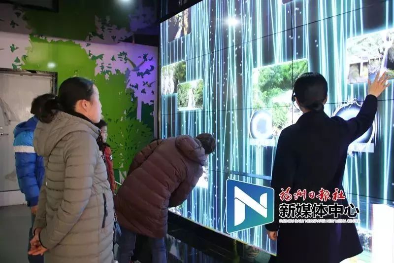 地铁2号线试乘券领取现场超火爆!我们汇总了沿线美景美食!