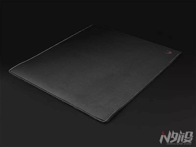 大牌游戏鼠标测评,火线竞技铝制金属游戏鼠标垫