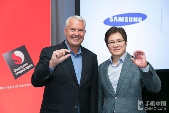 三星折叠屏和苹果哪个好,三星折叠屏2020款多少钱