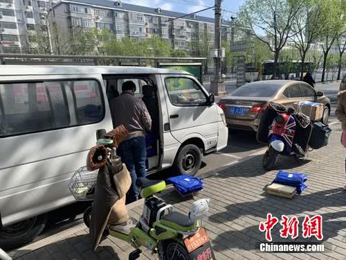 快递员薪资计算不带车,快递员无底薪干活