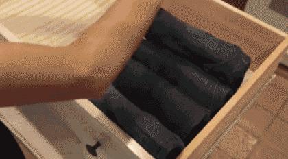 衣服皱巴巴的又没熨斗怎么办,衣服皱巴巴的出新招