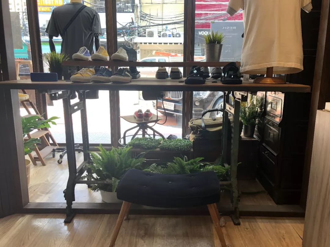 泰国最大球鞋店,泰国曼谷球鞋实体店