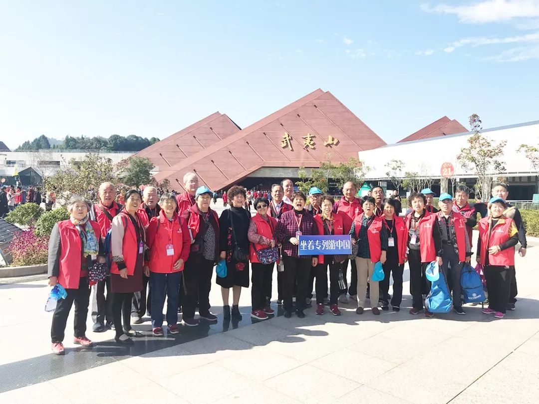 速抢！铺位有限！港澳专列全新升级，空调车体+一线四游！