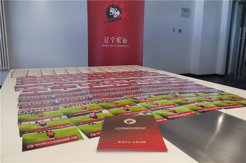 球员牵手球童,牵手球童名场面